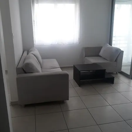 A Cheerful In A Popular Area Vila *