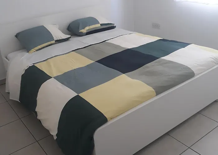 A Cheerful In A Popular Area Villa